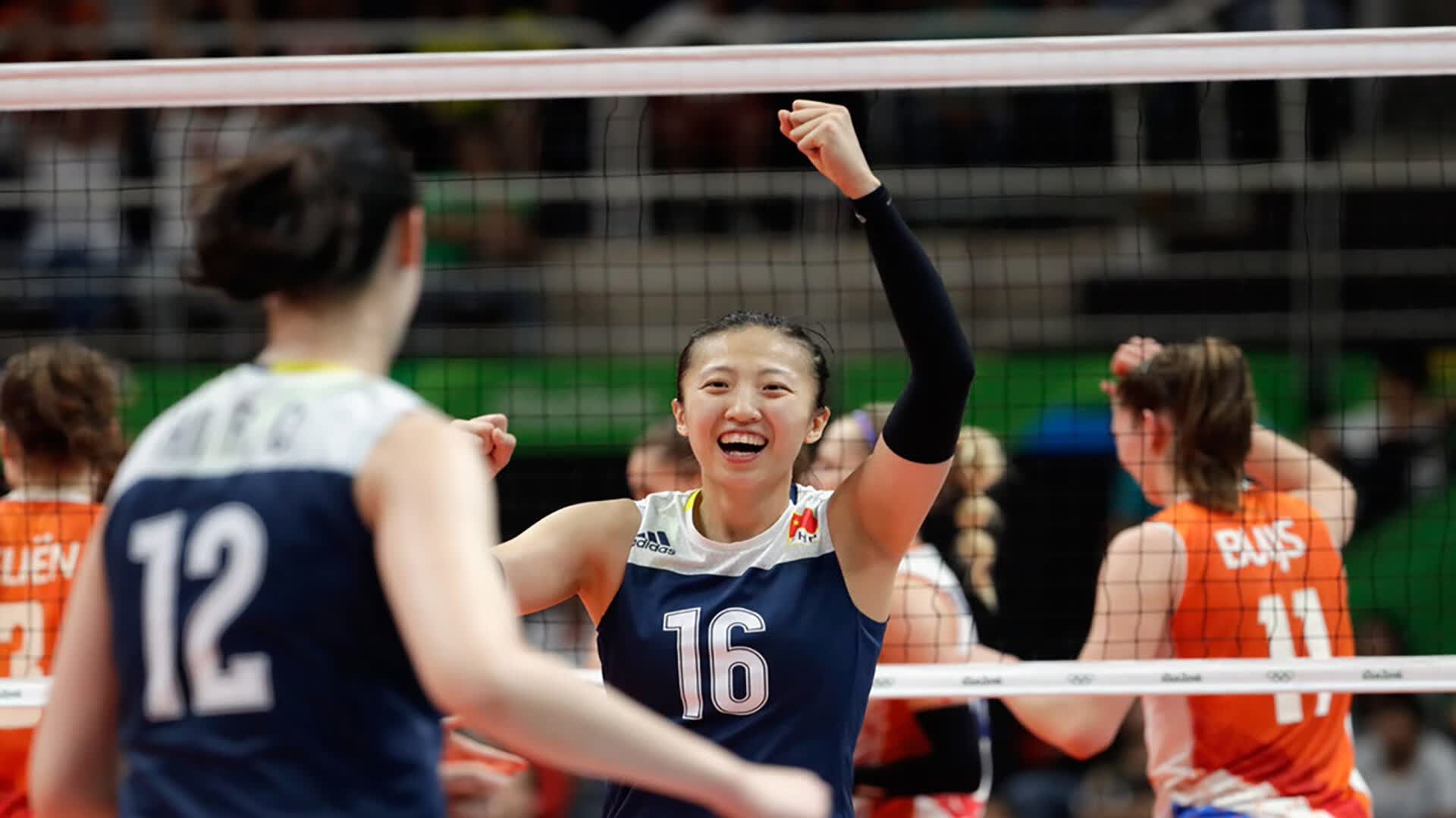 3-1！国际米兰轻取英格兰，C罗梅开二度带队取胜，这一夜蓝黑军团踢疯了！